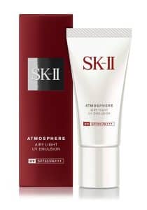 3. SK-II เอสเค-ทู แอทโมสเฟียร์ แอร์รี่ ไลท์ ยูวี ครีม SPF50+